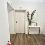 Center Апартаменти *